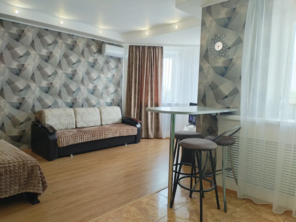 Студия с видом на Волгу