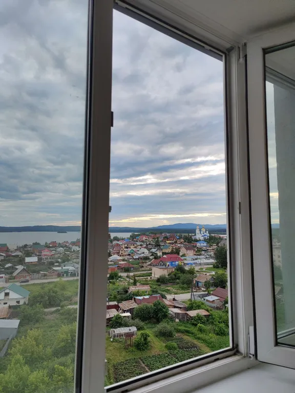 Студия с видом на озеро