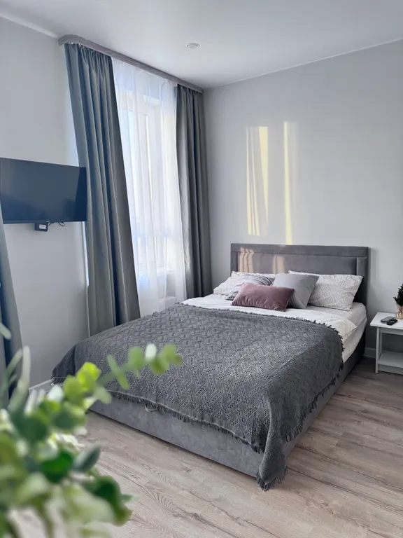 Квартира Стильная студия на высоком этаже ЖК Преображенский — Тюмень