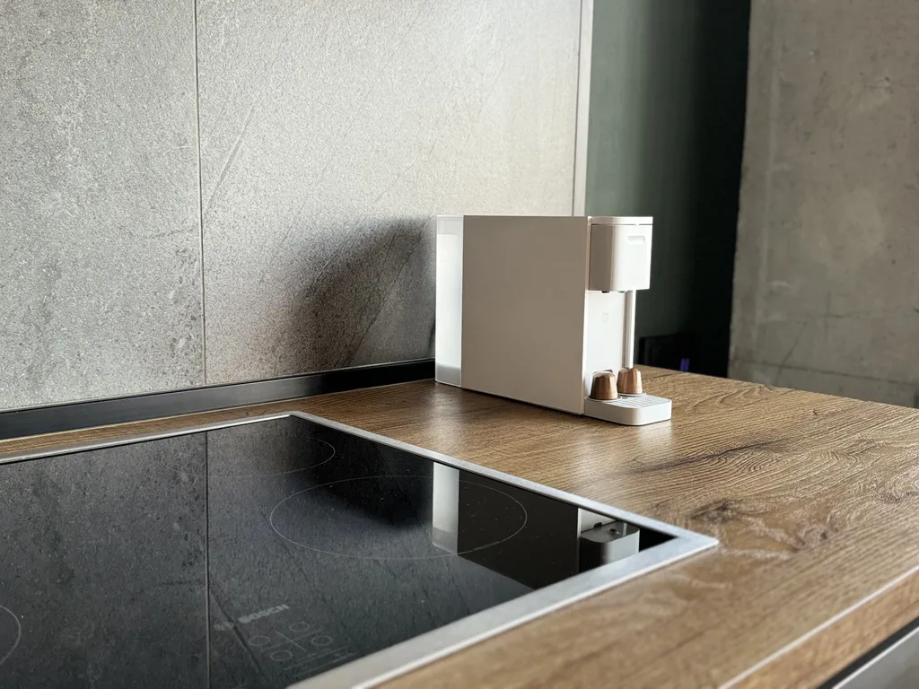 Дизайн-студия с видом на город