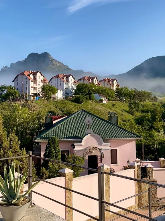 Дом с видом на горы LightHouse Koktebel