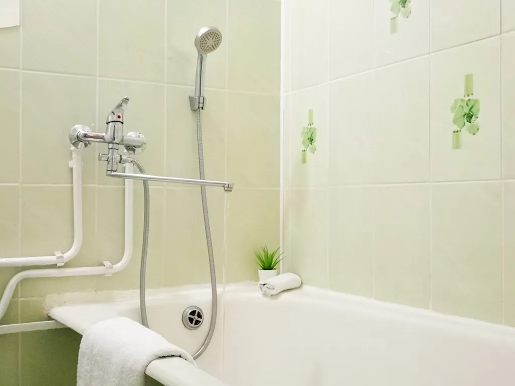 Квартира с двуспальной кроватью и диваном, рядом БСМ, ТЦ Апельсин