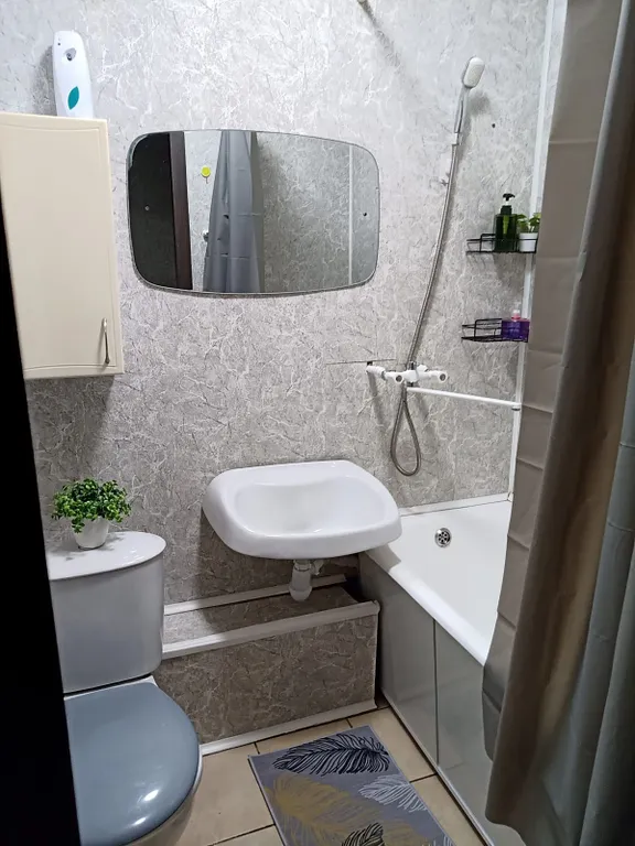 Просторная квартира рядом с Броско Мол