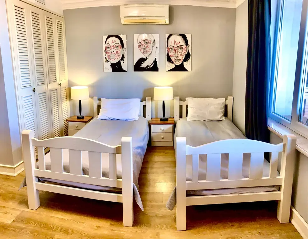 Двухэтажный дом с видом на море