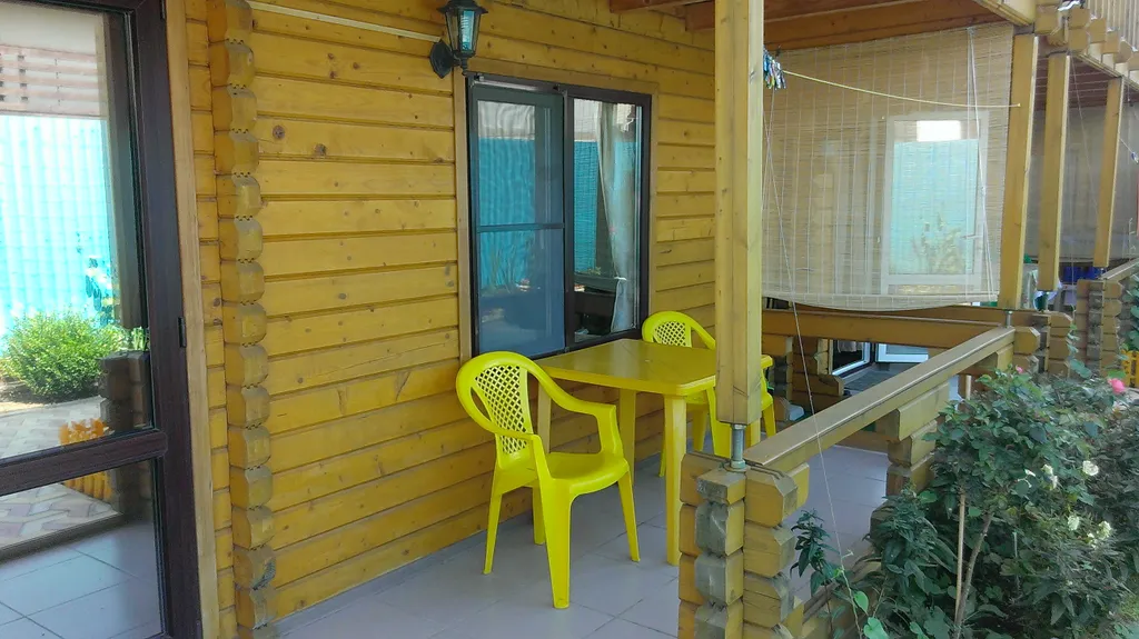 Квартира Квартира Уютный номер с мини кухней в деревянном доме недалеко от моря — Анапа