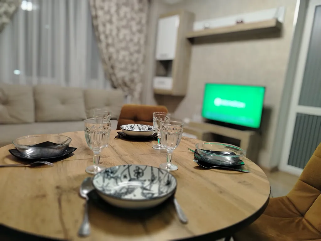 Евротрешка у ЖД вокзал и зоопарка