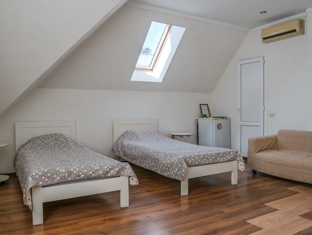 Квартира Комната с двумя односпальными кроватями в коттедже — аренда посуточно в Тула