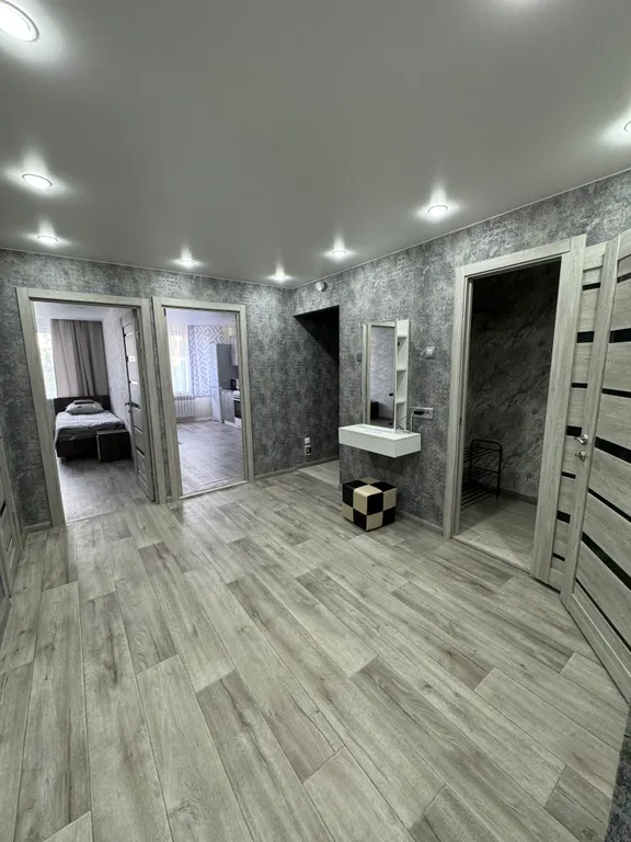 3-х комнатная квартира в центре Айхала