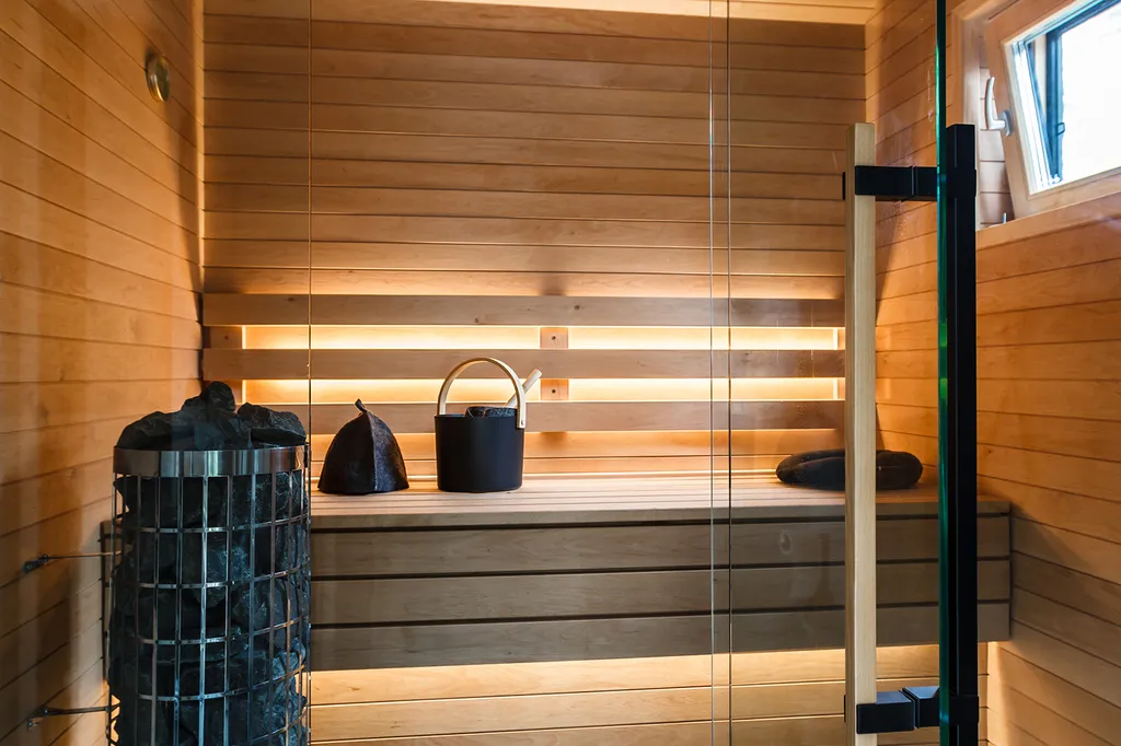 Коттедж Панорамный дом в лесу с сауной и ванной у окна — Вырица