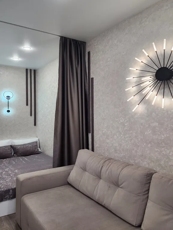 Просторная студия для четырёх человек