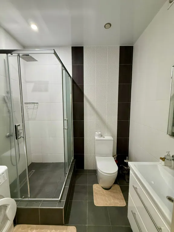 Укомплектованная студия с балконом