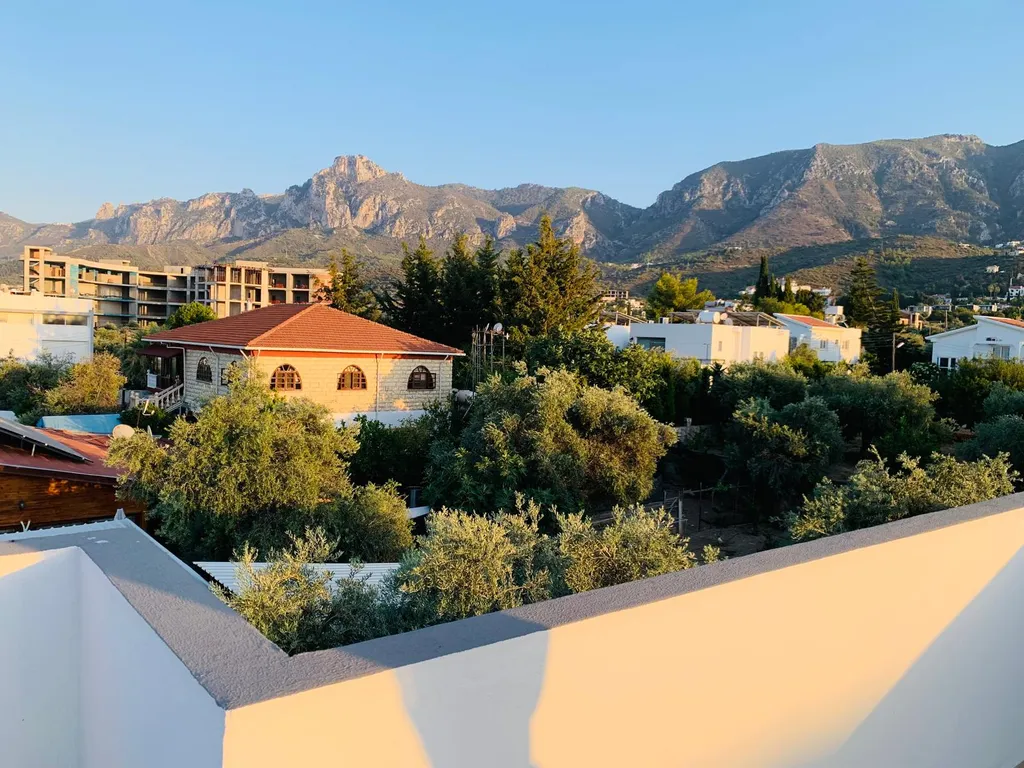 Уютный апартамент в современном охраняемом комплексе с видом на горы