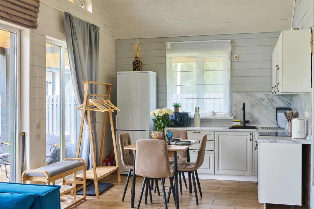 Коттедж в окружении леса с джакузи и сауной