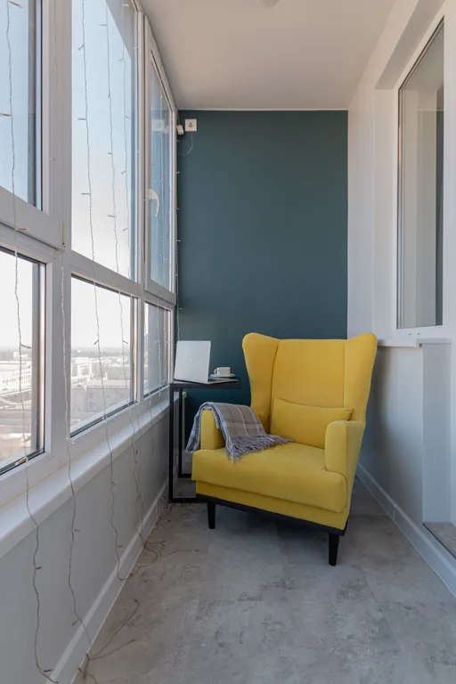 Студия в сердце города с видом на жд вокзал