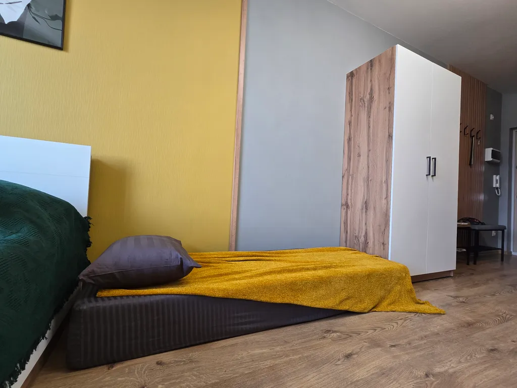 Уютная студия с панорамным окном у метро Парнас