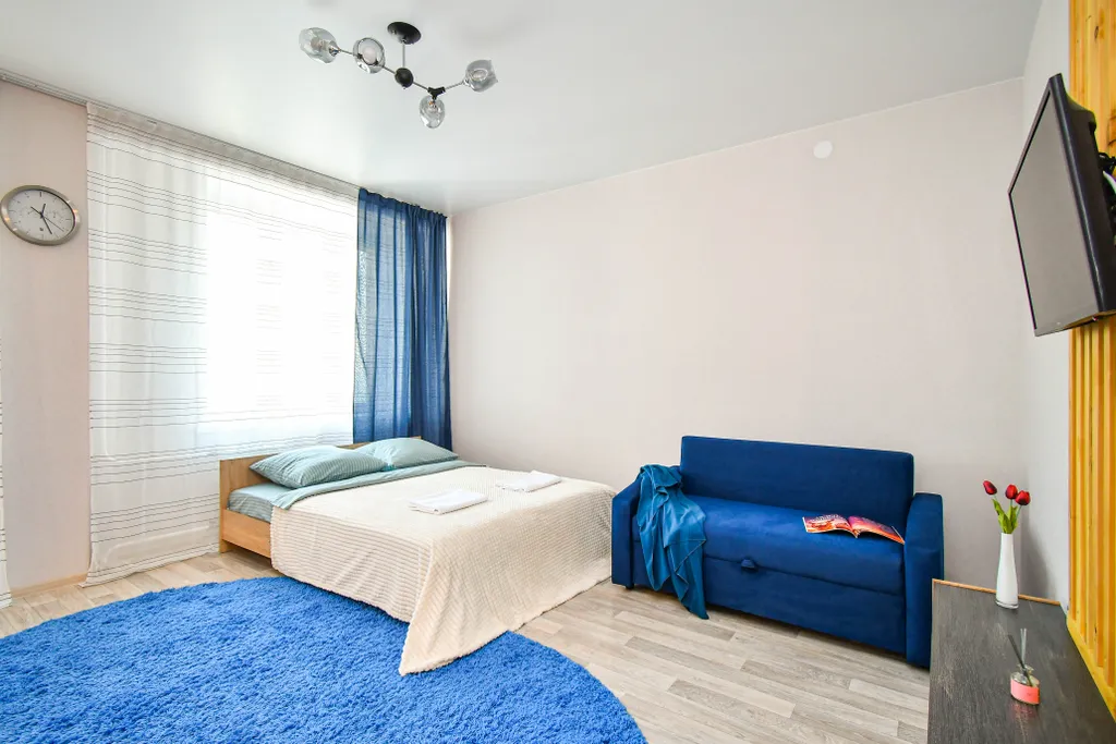 Квартира Квартира Прекрасная студия с лаунж зоной на балконе и шикарным видом — Красноярск