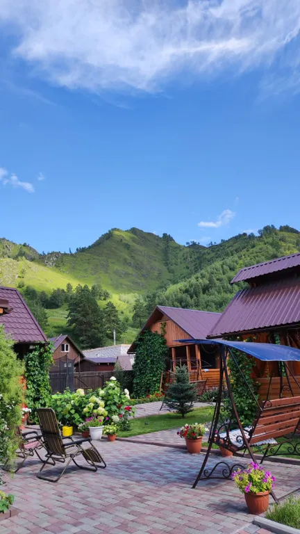 Домик в горах Алтая