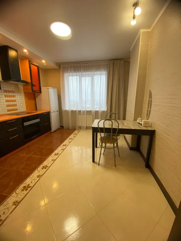 Уютная квартиpa в центрe города с прекрасным вечерним видом на город