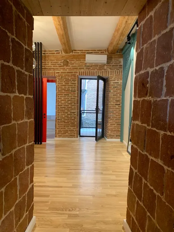 Дизайнерская квартира под старину