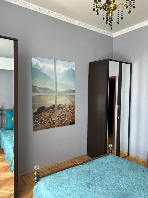 Атмосферная квартира в дореволюционном доме в центре