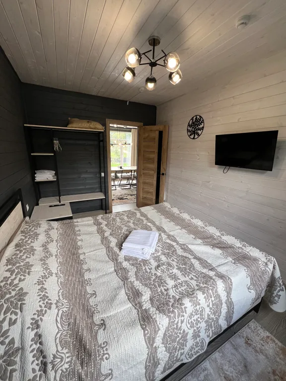 Шале в живописном тихом и спокойном месте посреди соснового леса и гор