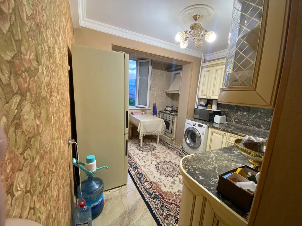 Уютная квартира в центре города с видом на горы