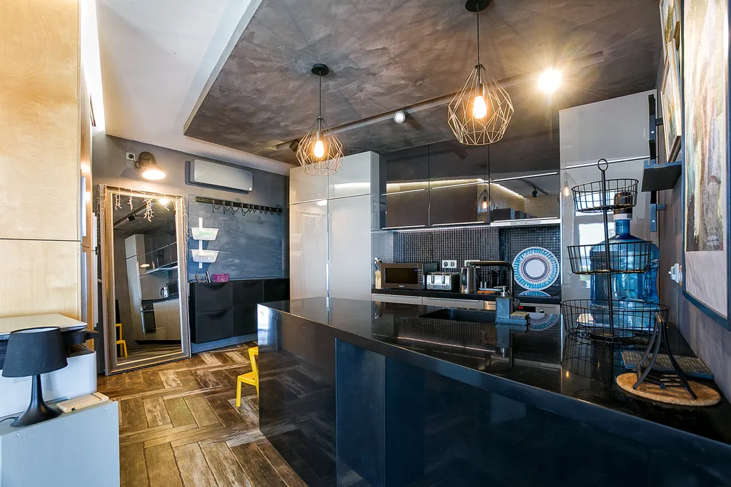 Квартира с двумя балконами и панорамным видом на море и горы