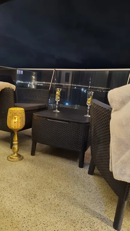 Роскошная квартира с террасой и панорамным видом на море