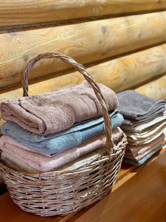 Уютный двухэтажный загородный дом с видом на Свиягу