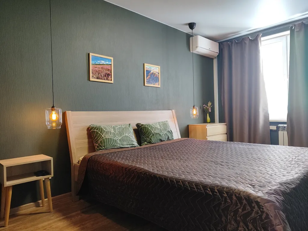 Уютная квартира с кондиционером и красивым видом — аренда посуточно в Омск