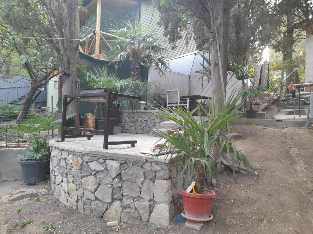 Коттедж Коттедж Уютная дача с зеленым двором и в 5 минутах ходьбы к морю — Кацивели