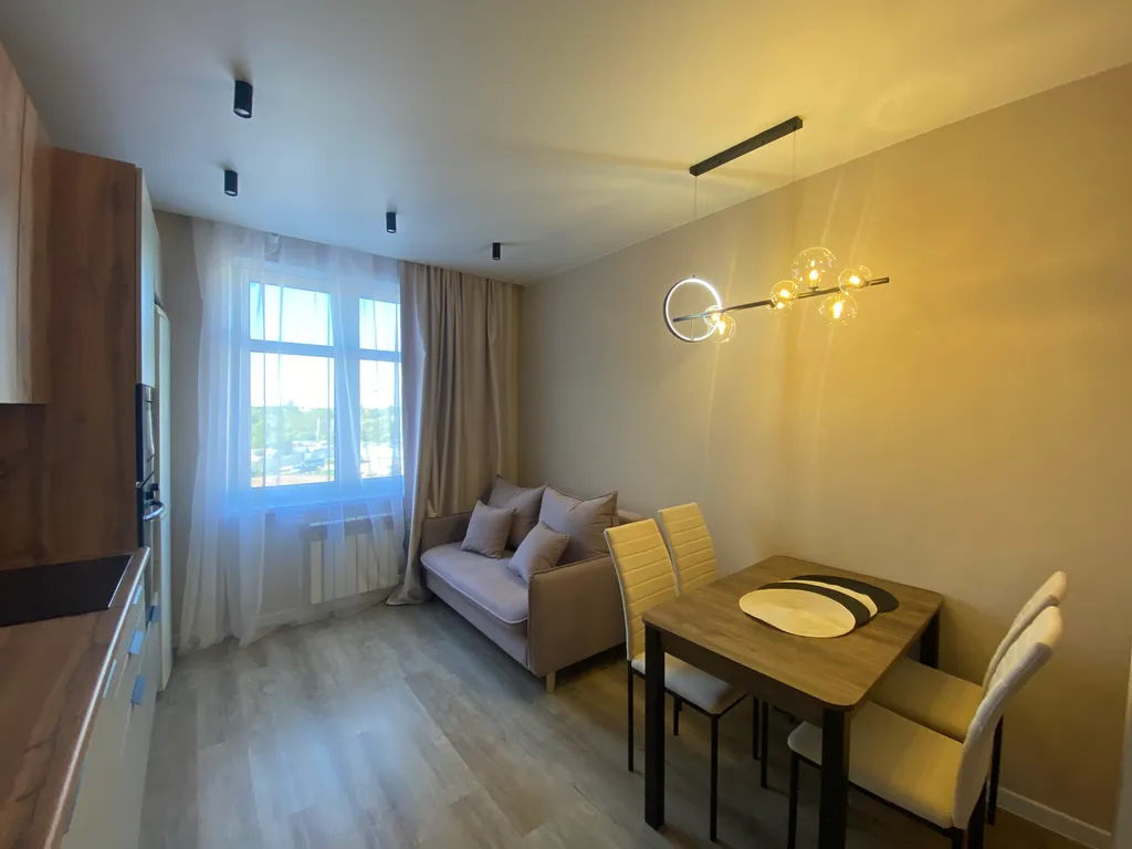 Шикарная трешка рядом с кремлем