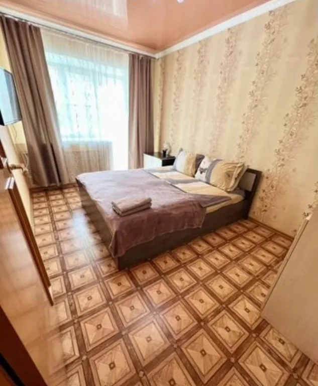 Двухкомнатная квартира в центре города — аренда посуточно в Шадринск