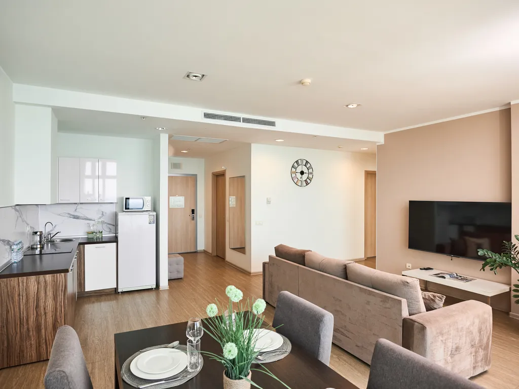 Брэвис Делюкс ЛаМар (3-х комнатные апартаменты) с панорамным видом на