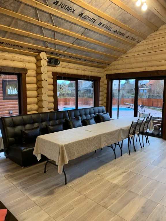 Аквамарин - гостевой комплекс с подогреваемым бассейном