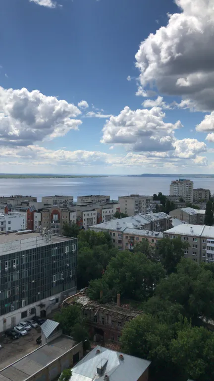 Студия на набережной с видом на Волгу