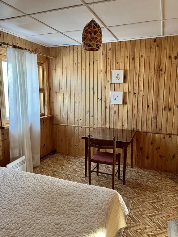 Уютный дом с камином