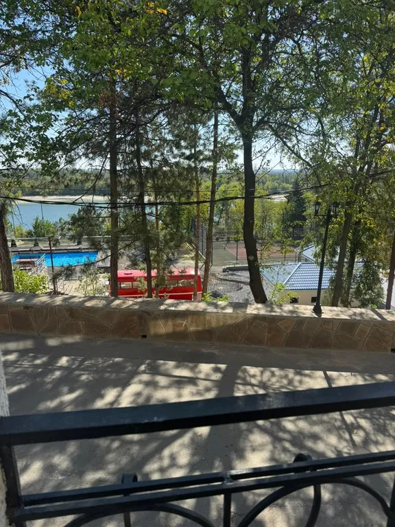 Номер в комплексе, живописный уголок на берегу Дона