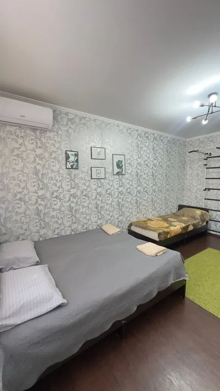 Квартира Просторные апартаменты — Элиста