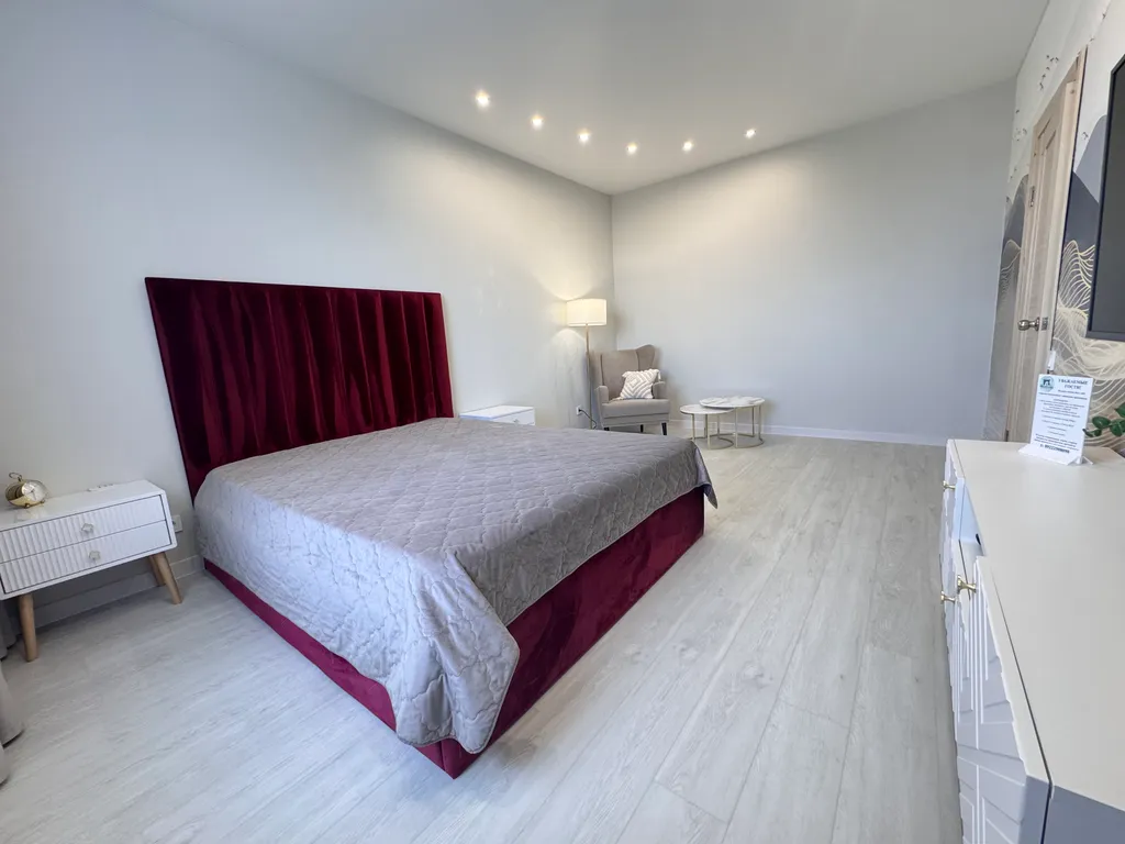 Современная квартирка рядом с ТЦ Аура