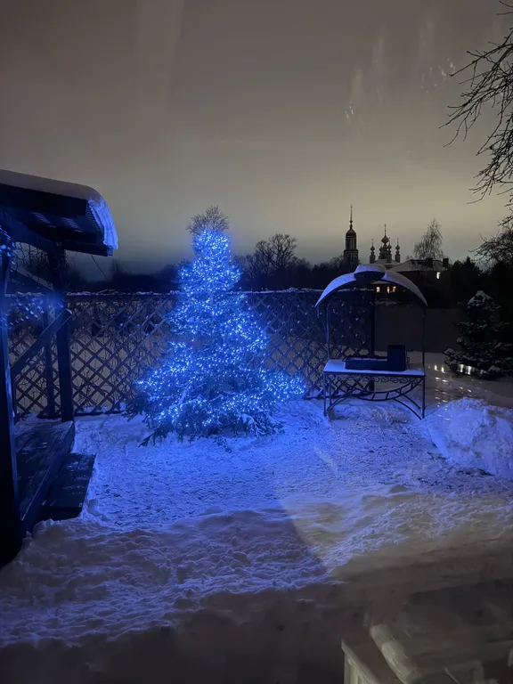 Просторный дом с банькой и видом на храм