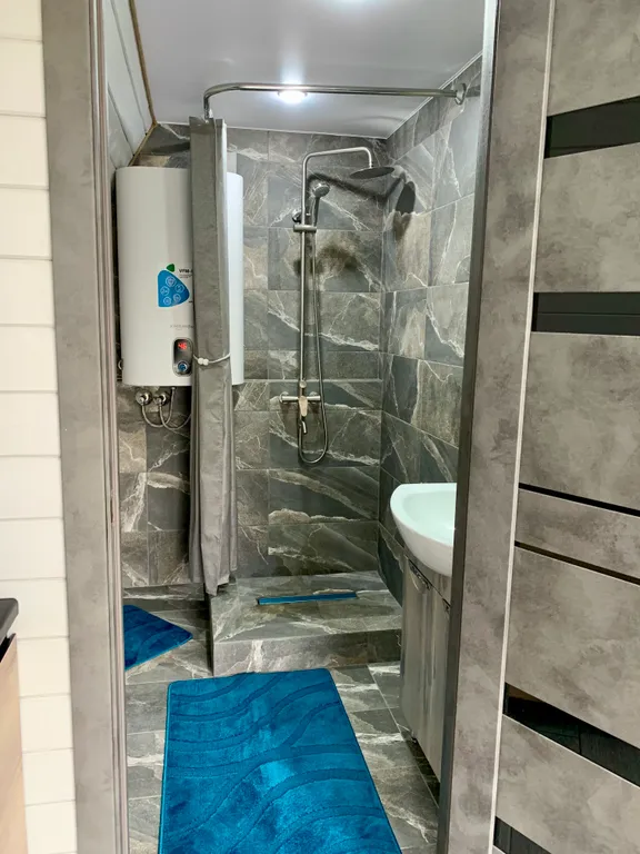 Отдельный домик а-фрейм с бассейном и видом на горы