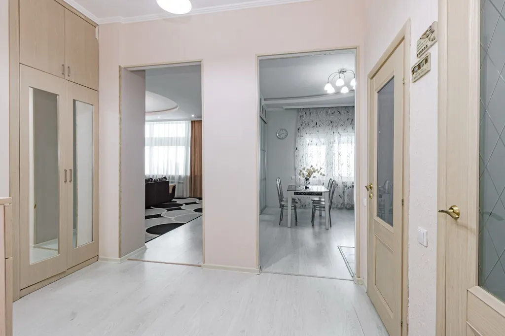 Просторная квартира в Золотом квадрате рядом с Байтереком