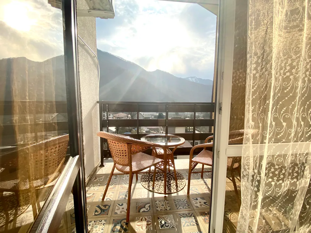 Чудесная квартира с видом на озеро и горы