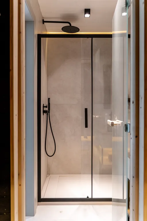 Уютный дом с сауной в лесу