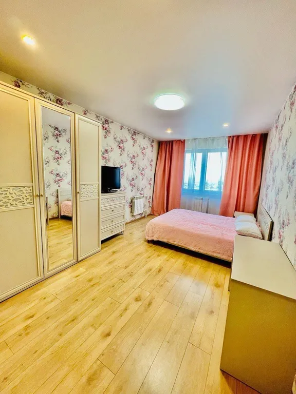 Просторная трехкомнатная квартира в центре города