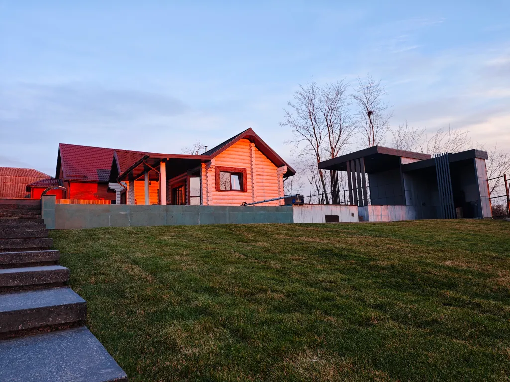 Вилла Личи, сруб с подогреваемым бассейном и баней