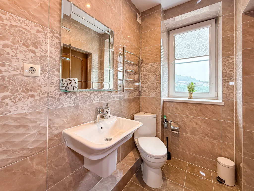 Просторный дом с видом на море и горы