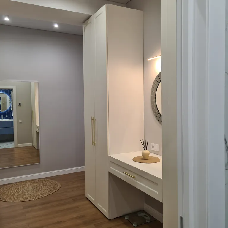 Квартира Дизайнерская квартира-студия у моря с видом на бассейн — Севастополь