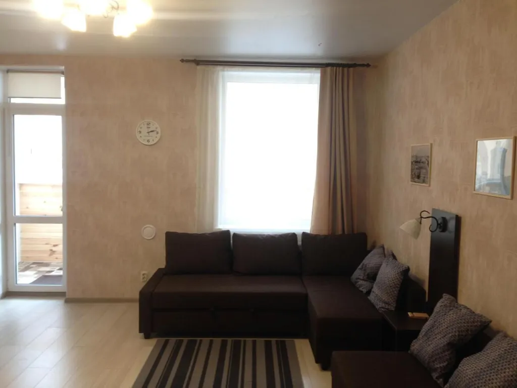 Сто метров до метро Космонавтов